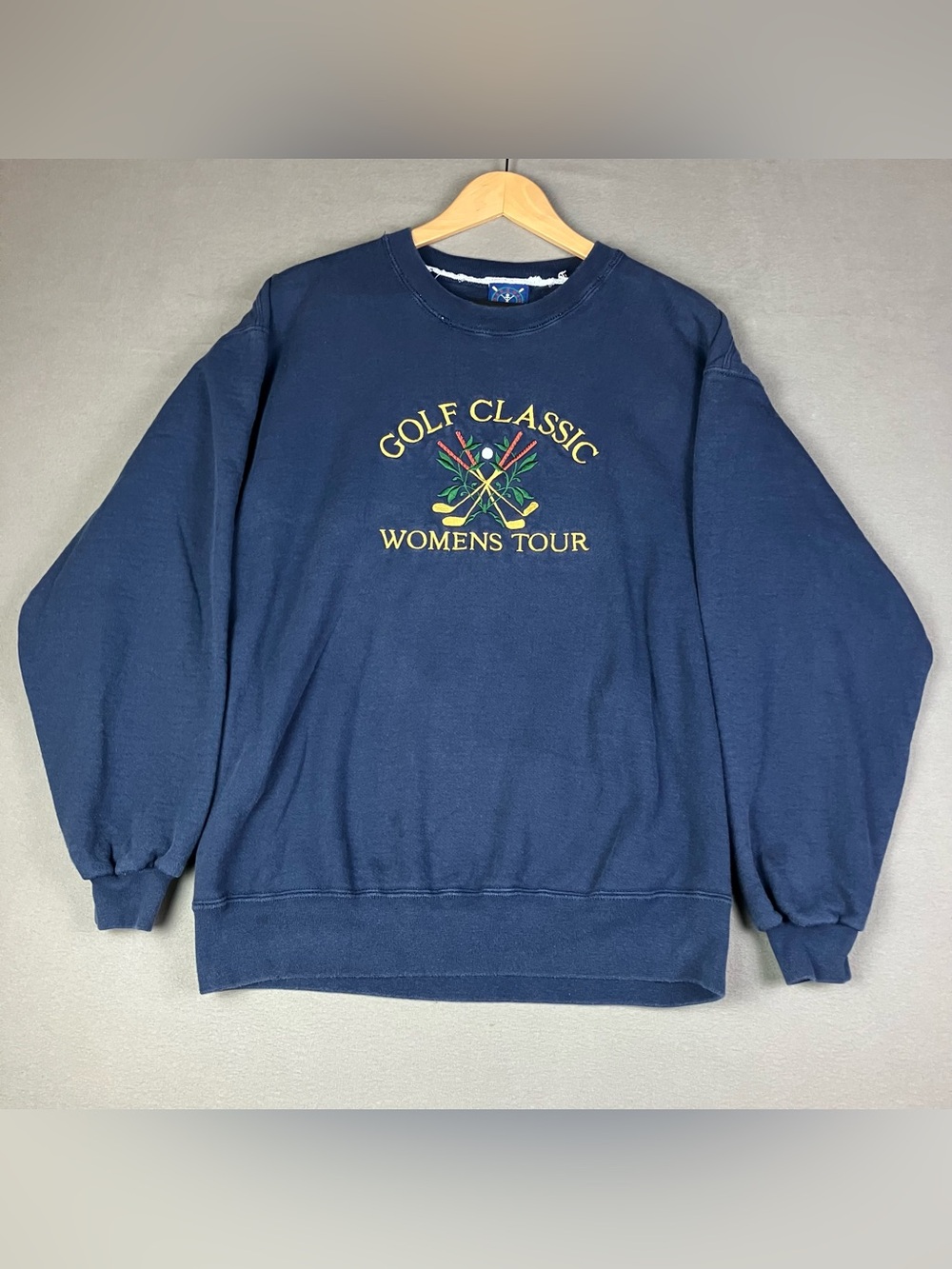 Vintage Golf Classic Womens Tour Crewneck Sweatshirt Size L Embroidered Logo. In